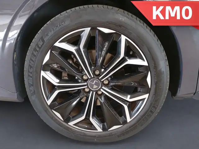 DS Automobiles DS 4 view 9