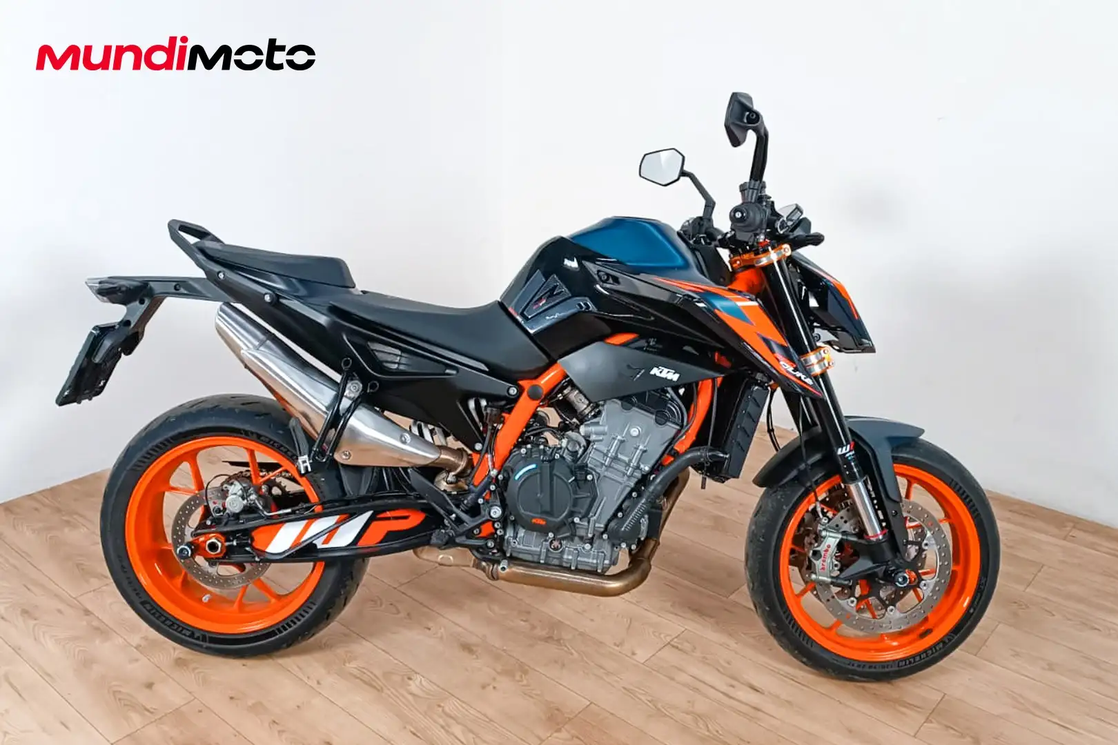 KTM 890 Duke - 1