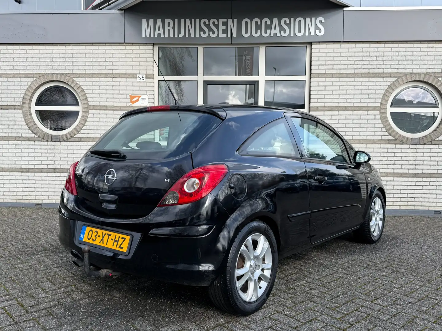 Opel Corsa 1.4-16V Business Sport |Airco,Cruise,Trekhaak,NAP| Schwarz - 2