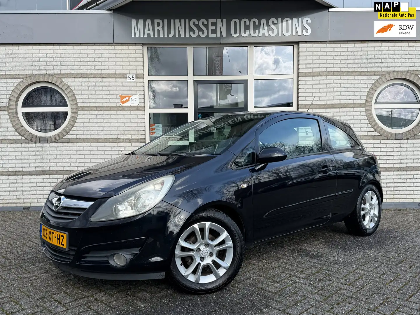 Opel Corsa 1.4-16V Business Sport |Airco,Cruise,Trekhaak,NAP| Schwarz - 1