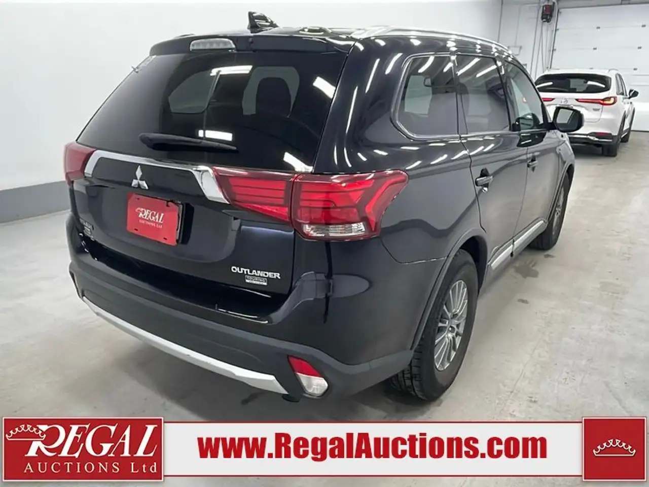 Mitsubishi Outlander снимка Mitsubishi Outlander