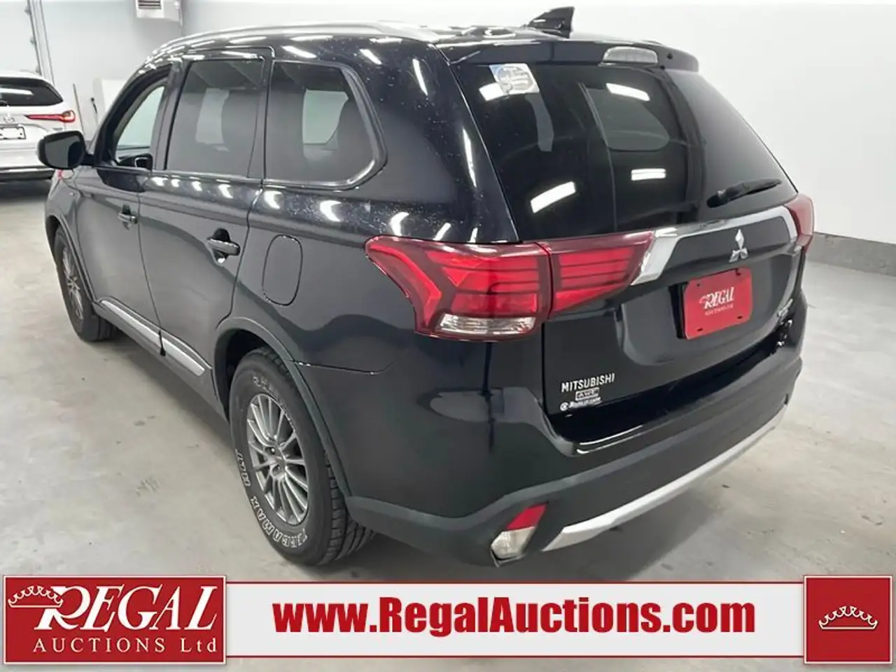 Mitsubishi Outlander снимка Mitsubishi Outlander