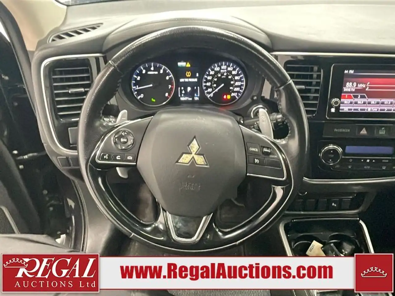 Mitsubishi Outlander снимка Mitsubishi Outlander