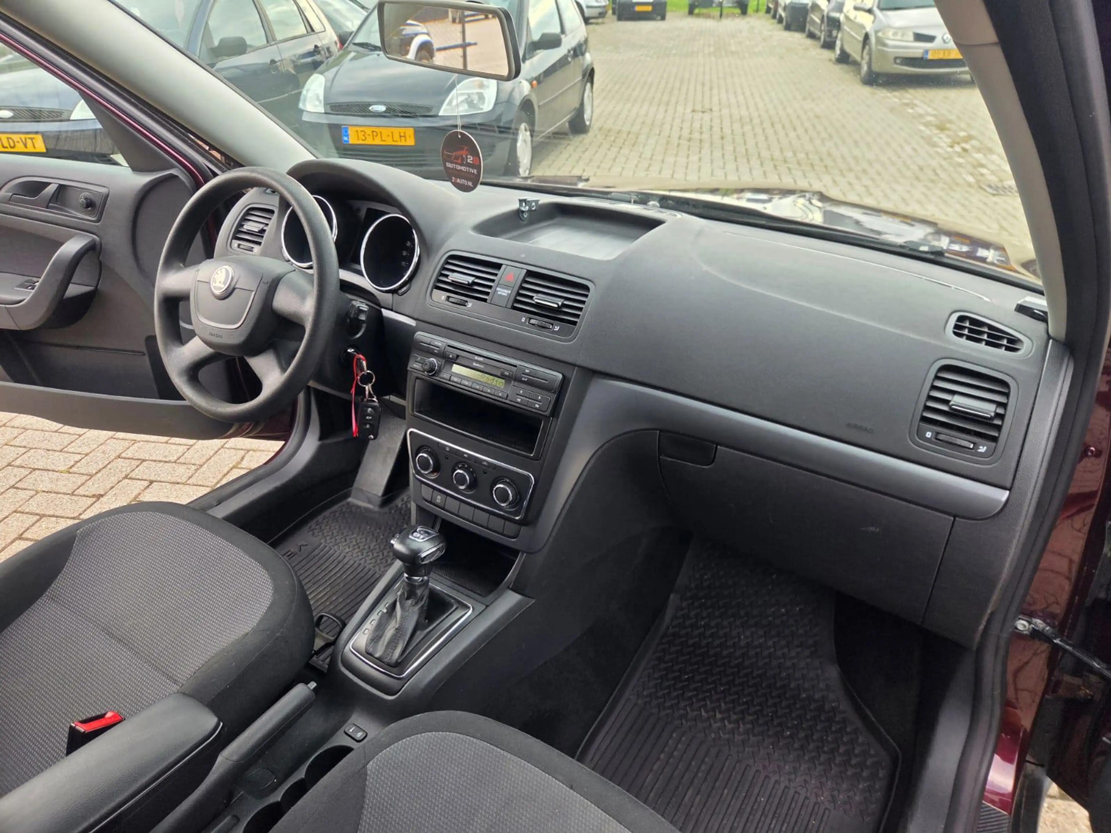 Skoda Yeti 1.2 TSI Comfort 2011. Automaat/Airco/Cruise/Trekha — photo 12
