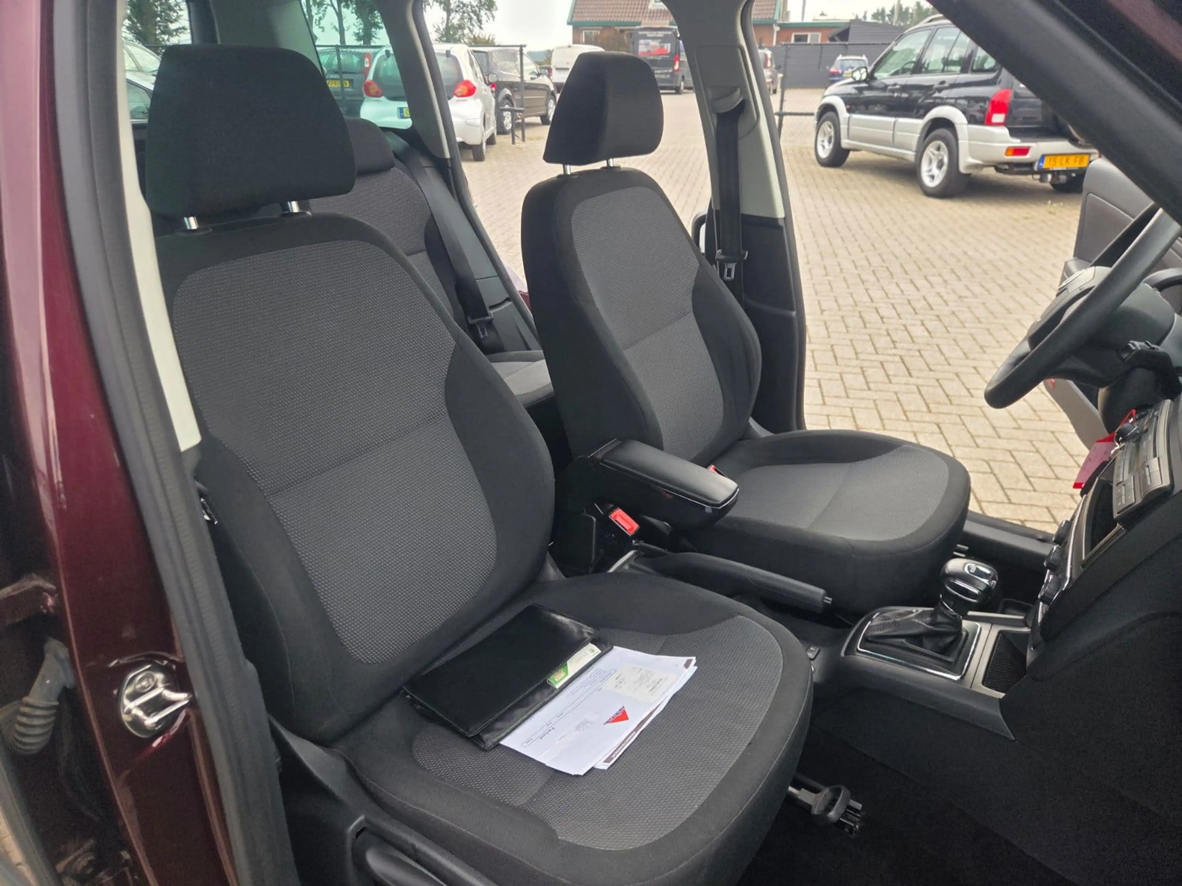 Skoda Yeti 1.2 TSI Comfort 2011. Automaat/Airco/Cruise/Trekha — photo 11