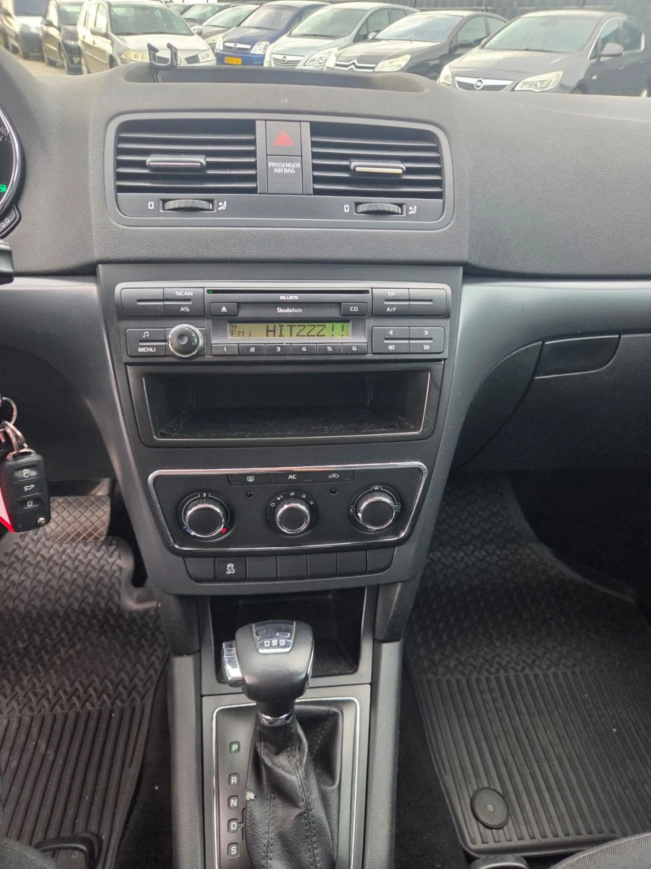 Skoda Yeti 1.2 TSI Comfort 2011. Automaat/Airco/Cruise/Trekha — photo 14