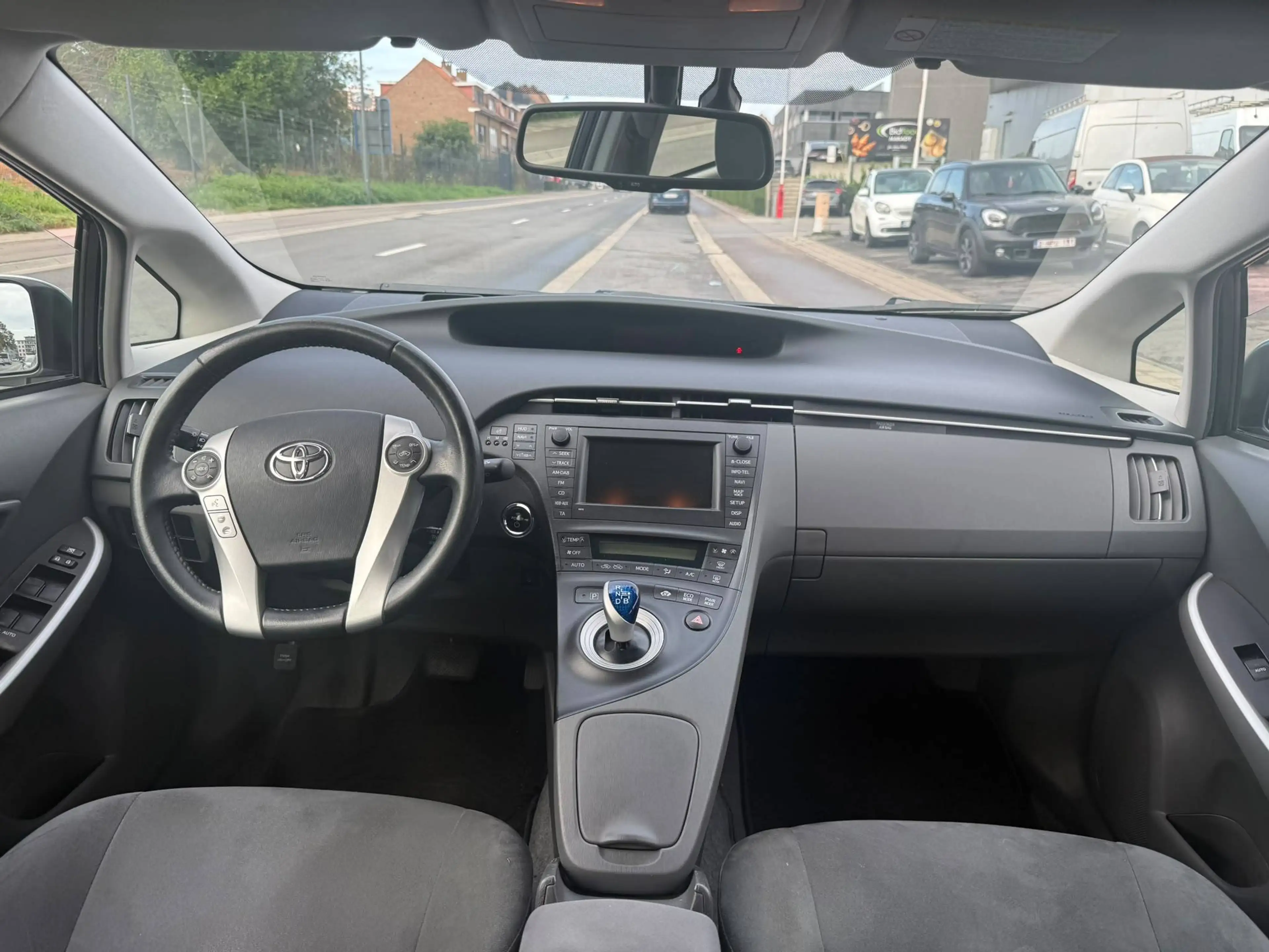 Toyota Prius Prius Hybrid 1.8i VVT-i Solar Premium**CARNET COMPLETS** — photo 10