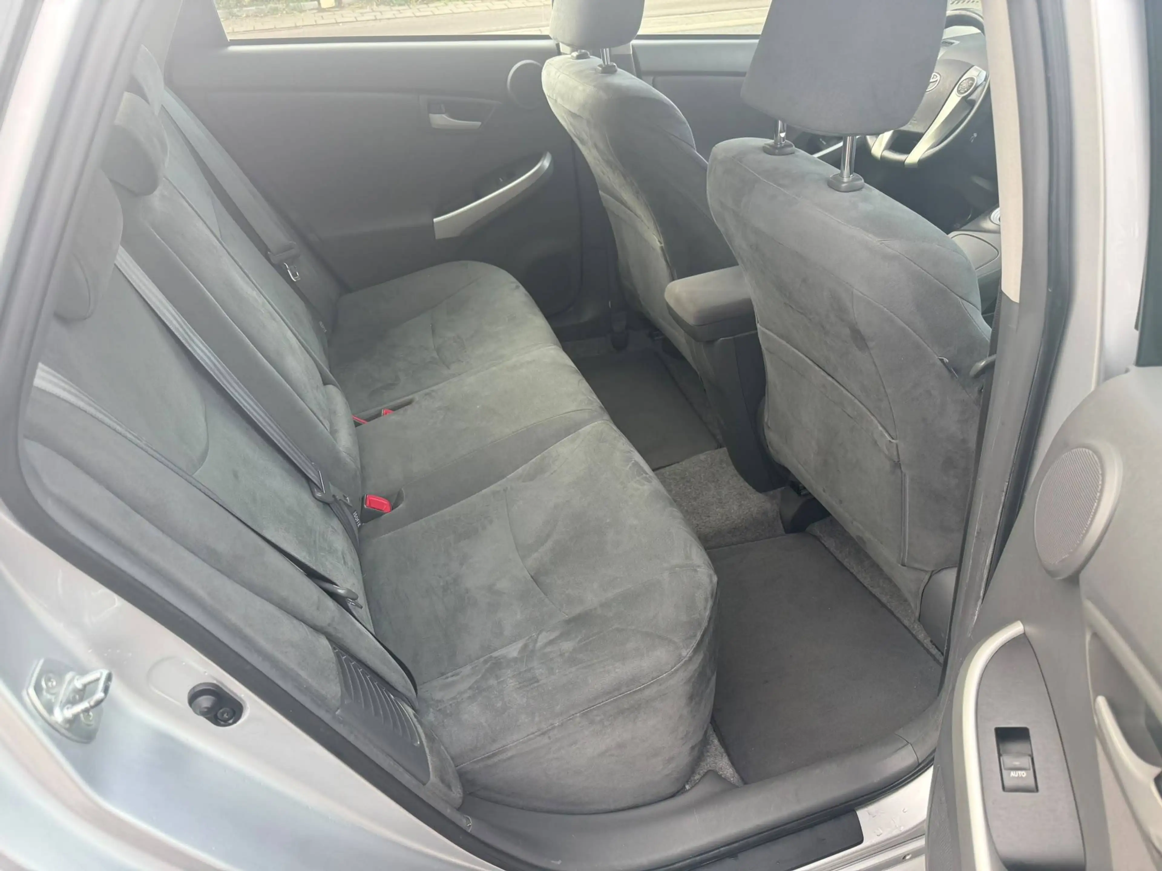 Toyota Prius Prius Hybrid 1.8i VVT-i Solar Premium**CARNET COMPLETS** — photo 9
