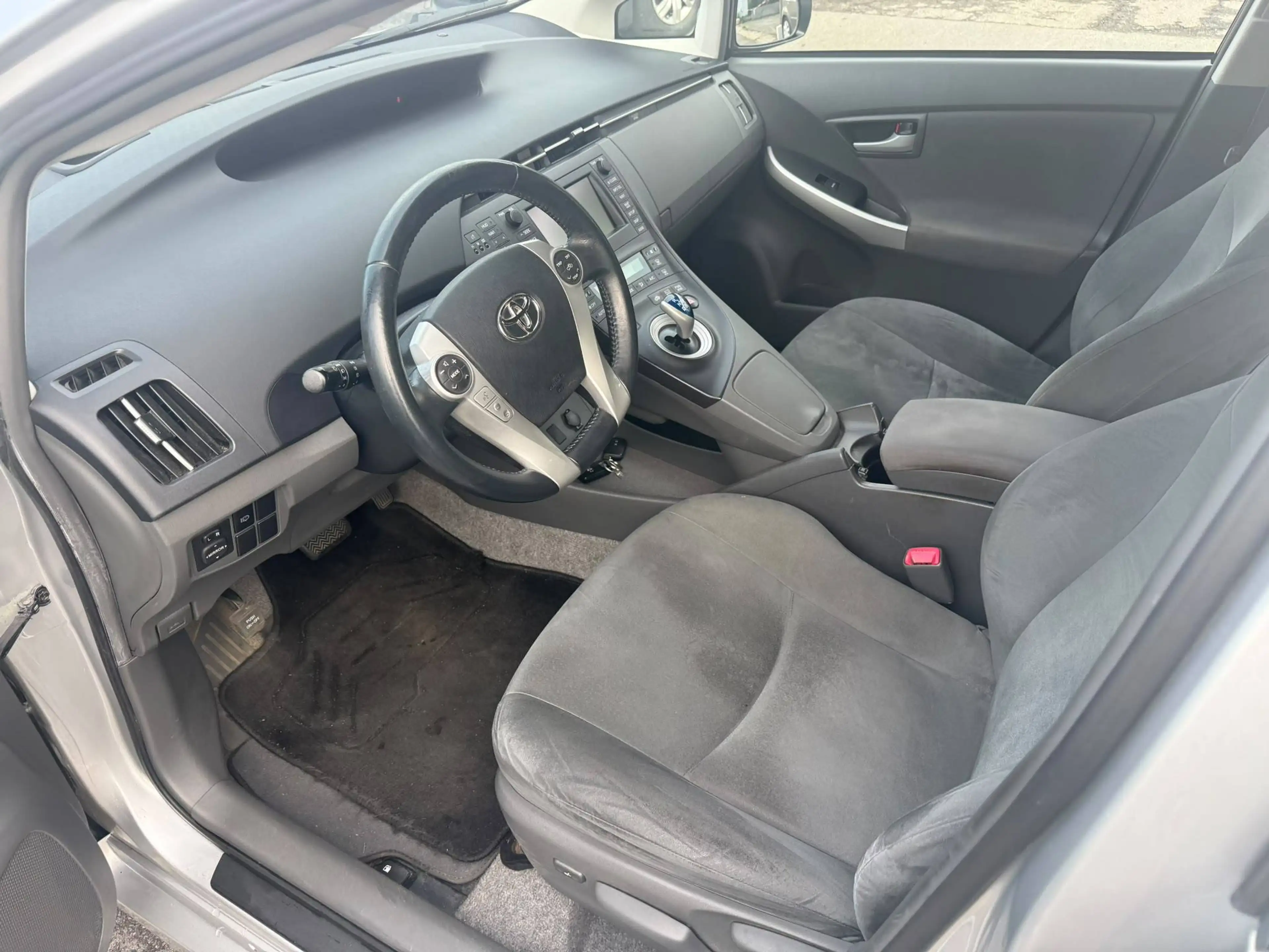 Toyota Prius Prius Hybrid 1.8i VVT-i Solar Premium**CARNET COMPLETS** — photo 12