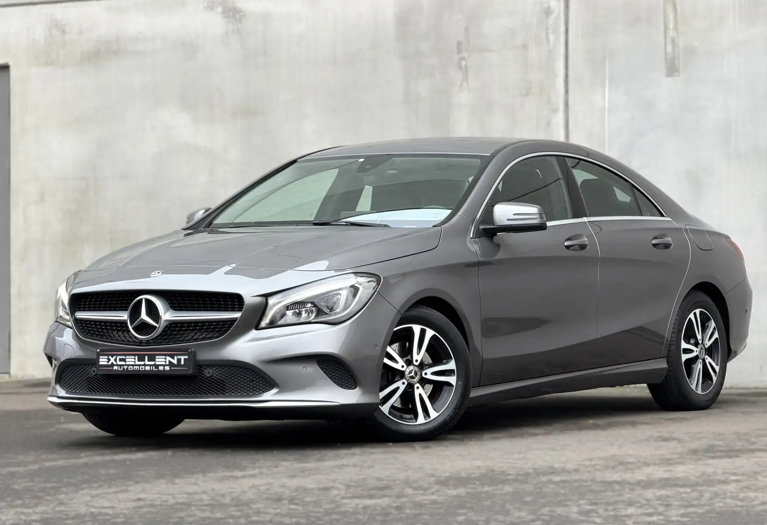 Mercedes-Benz CLA 180 /BLUETOOTH/GPS/CAMERA/PDC/LED/GARANTIE 12 MOIS// Gris - 1
