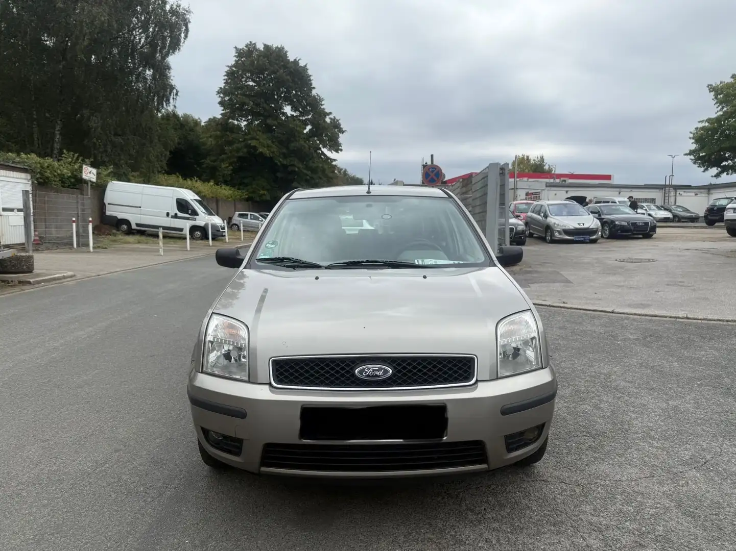 Ford Fusion 1.6 16V Elegance TÜV NEU*KLIMA*EFH Grau - 2