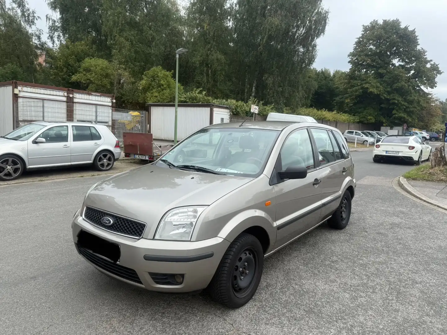 Ford Fusion 1.6 16V Elegance TÜV NEU*KLIMA*EFH Grau - 1