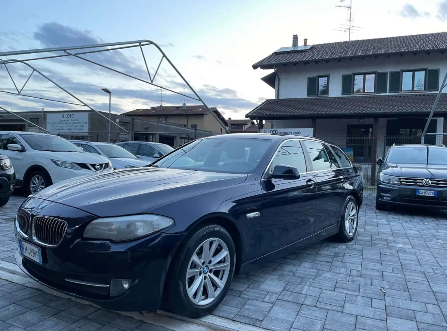 BMW 520 520d Touring Business Blue - 2