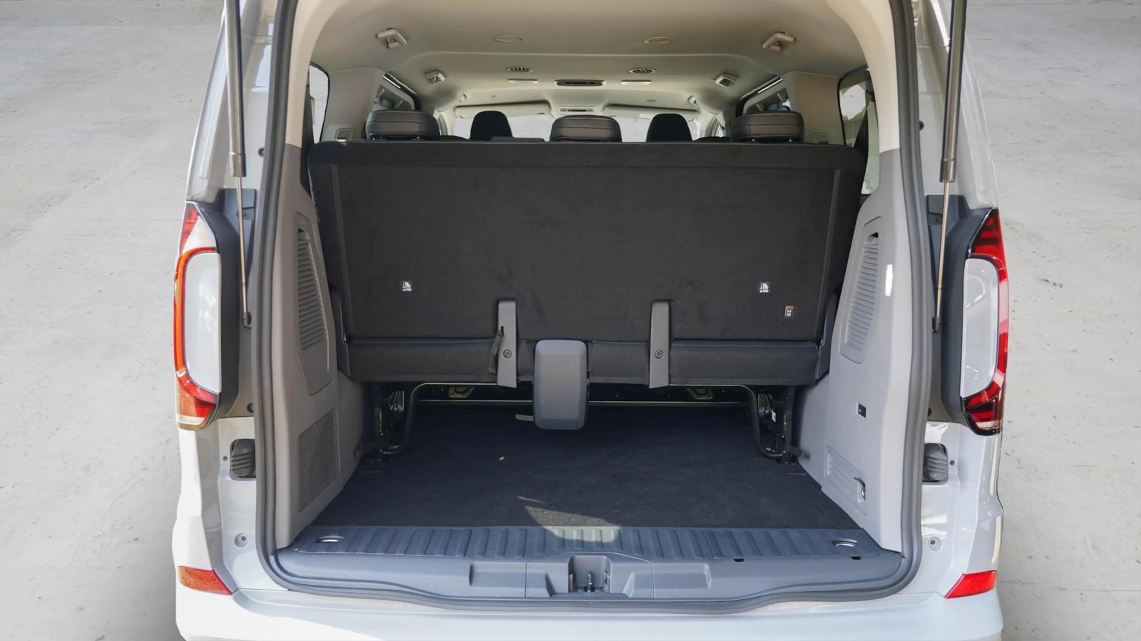 Volkswagen T7 Caravelle Style 2.0TDI Matrix-LED+AHK el.schwenkbar+Langvers — photo 15