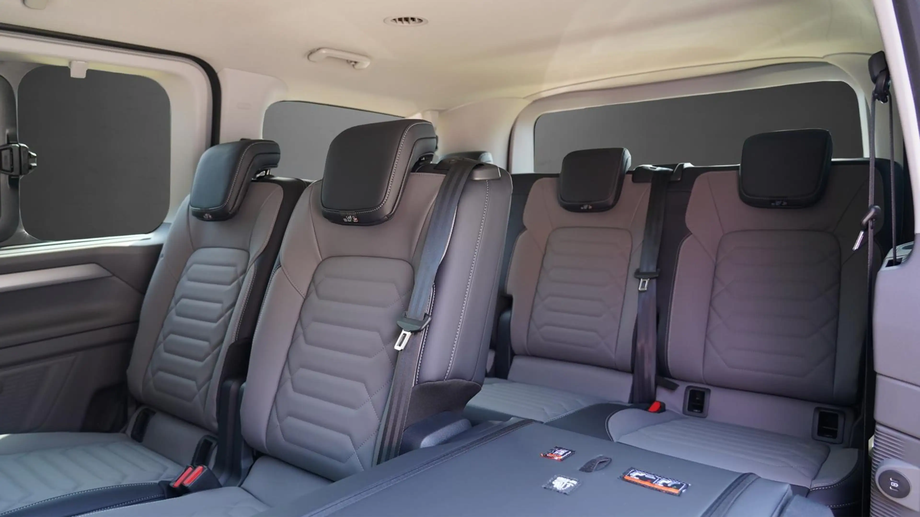 Volkswagen T7 Caravelle Style 2.0TDI Matrix-LED+AHK el.schwenkbar+Langvers — photo 14