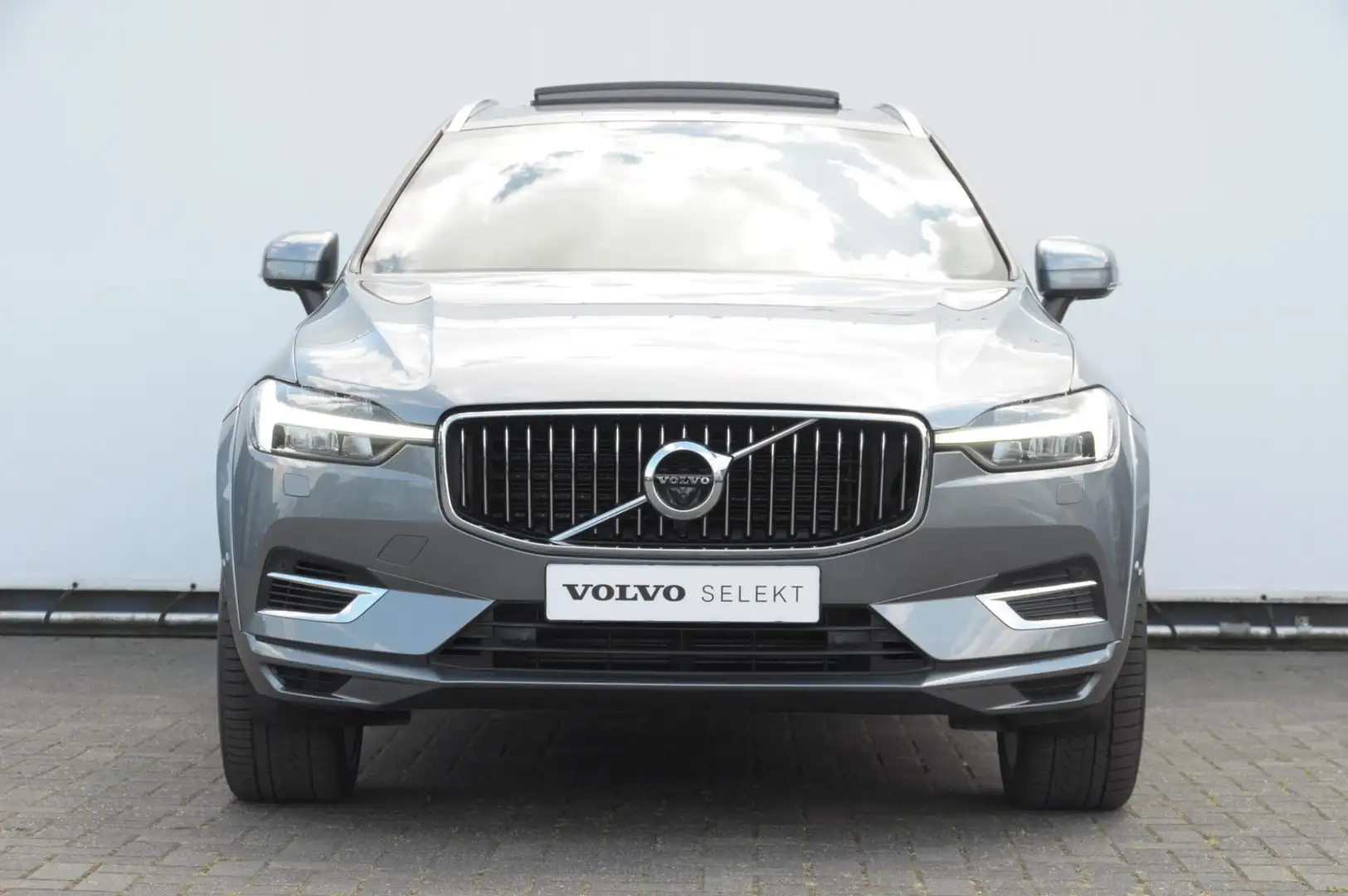 Volvo XC60 T6 340PK Automaat AWD Inscription / Adaptieve crui Grigio - 2