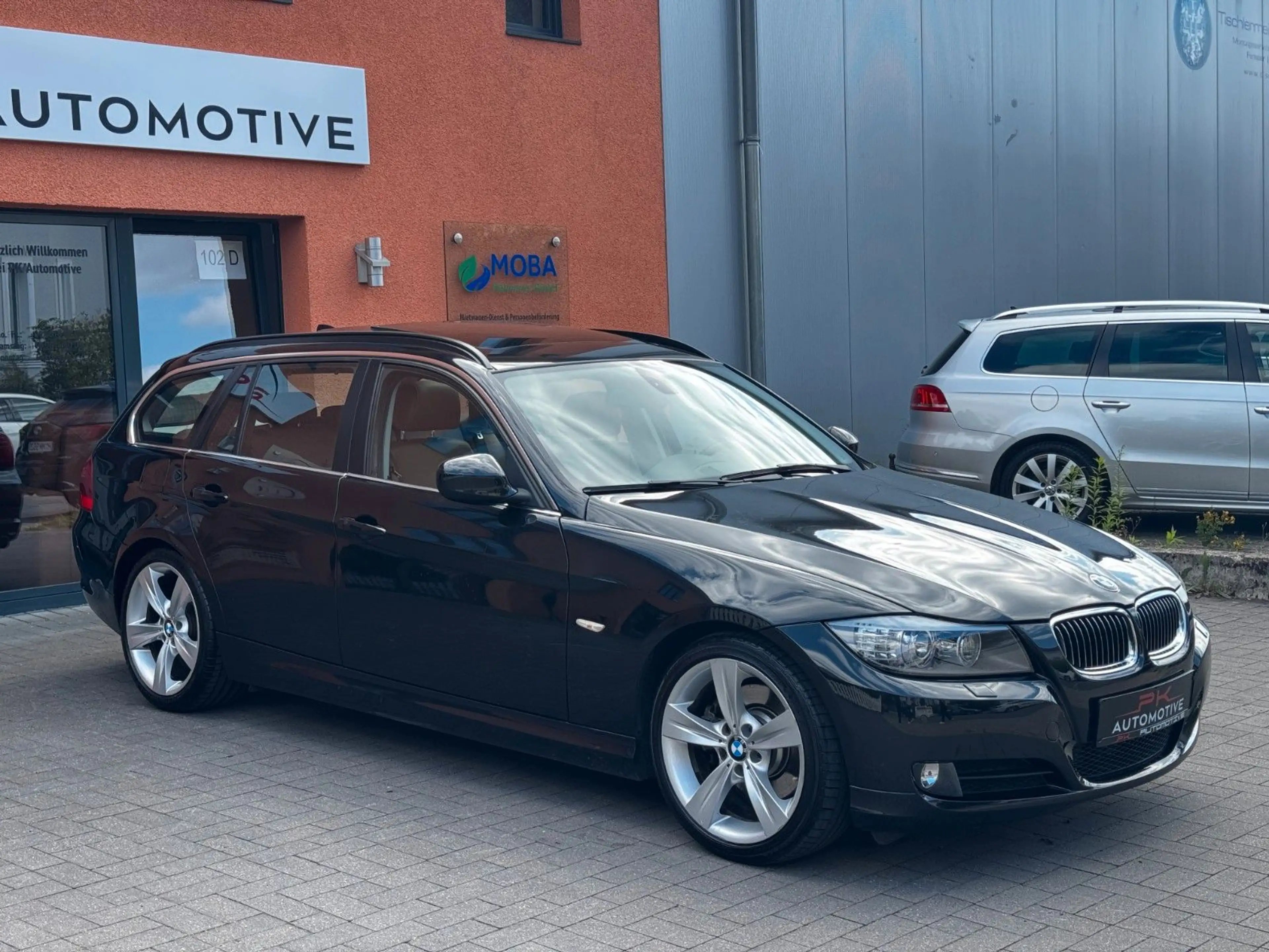 BMW 325 Touring 325d *NAVI*TEMPO*XENON*PANO*PDC — photo 2