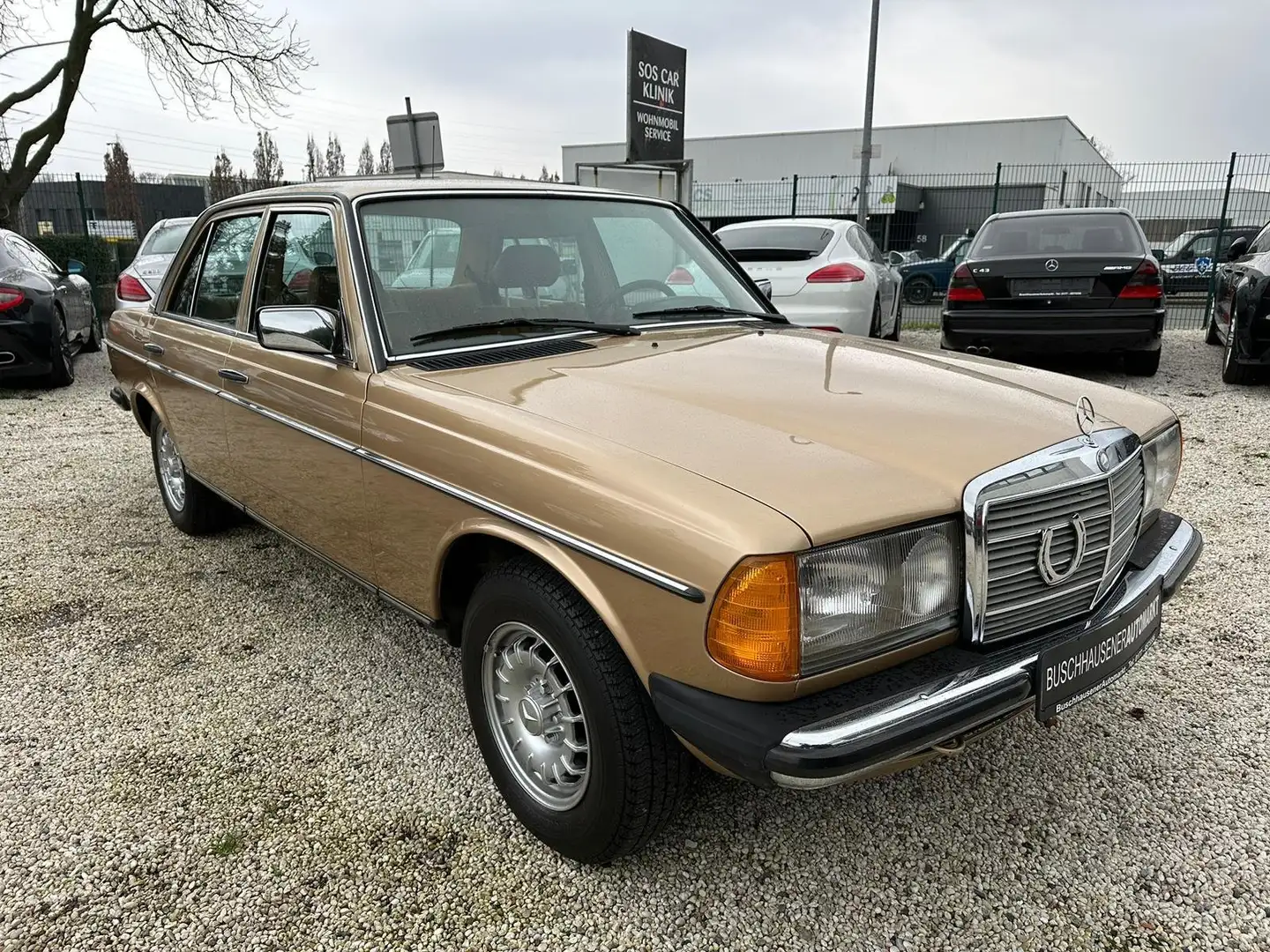 Mercedes-Benz E 230 230 E - 3. Hand Familienbesitz Oro - 1