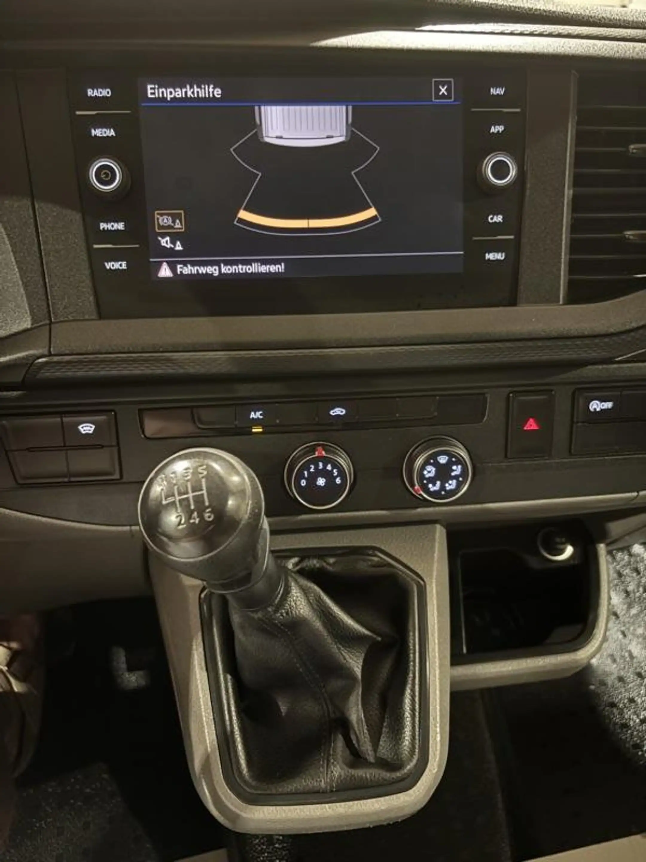 Volkswagen T6.1 Transporter Kasten 2,0TDI KLIMA NAVI PDC FRONTSCHEIBENHEIZUNG — photo 12
