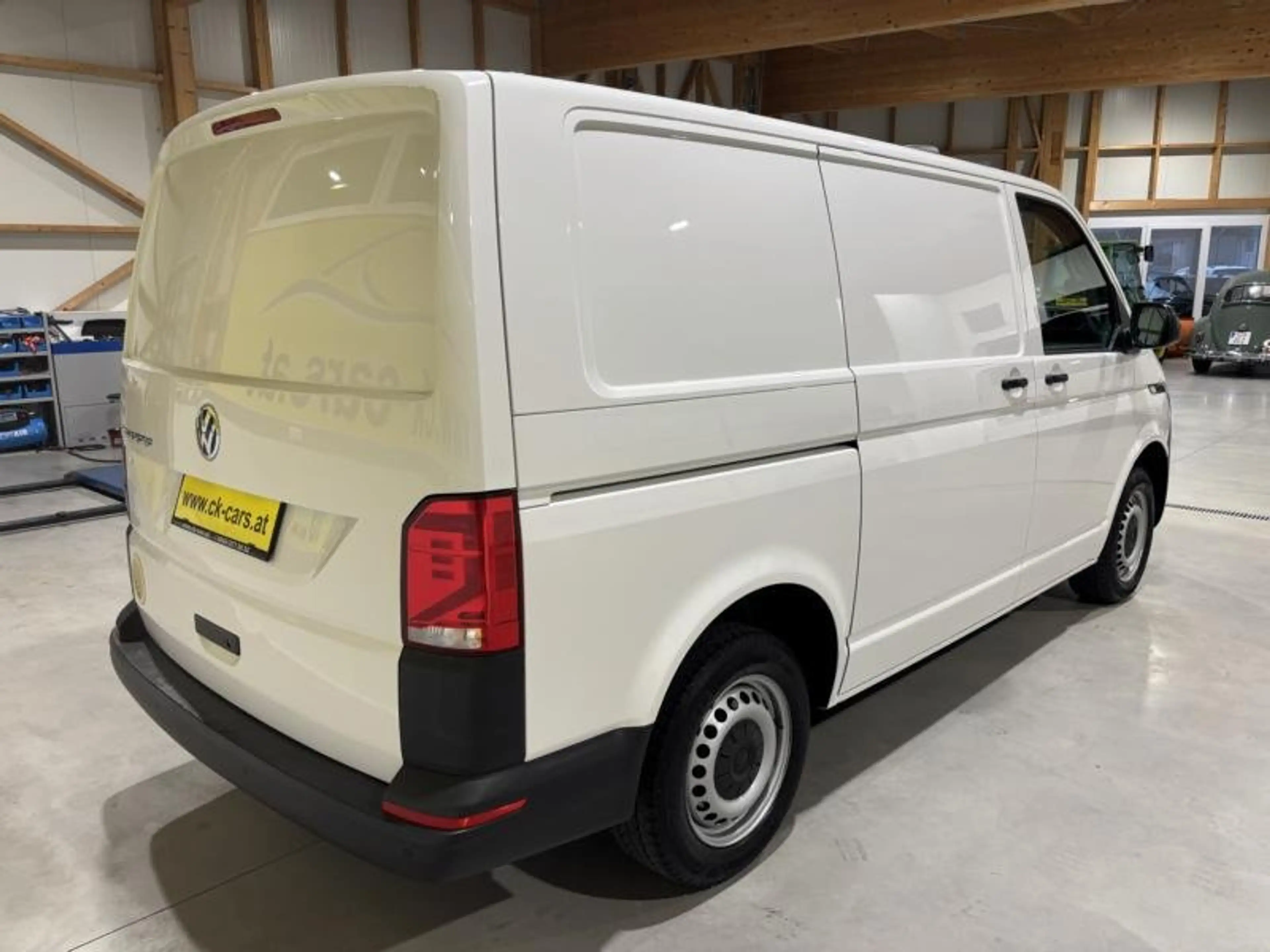 Volkswagen T6.1 Transporter Kasten 2,0TDI KLIMA NAVI PDC FRONTSCHEIBENHEIZUNG — photo 6
