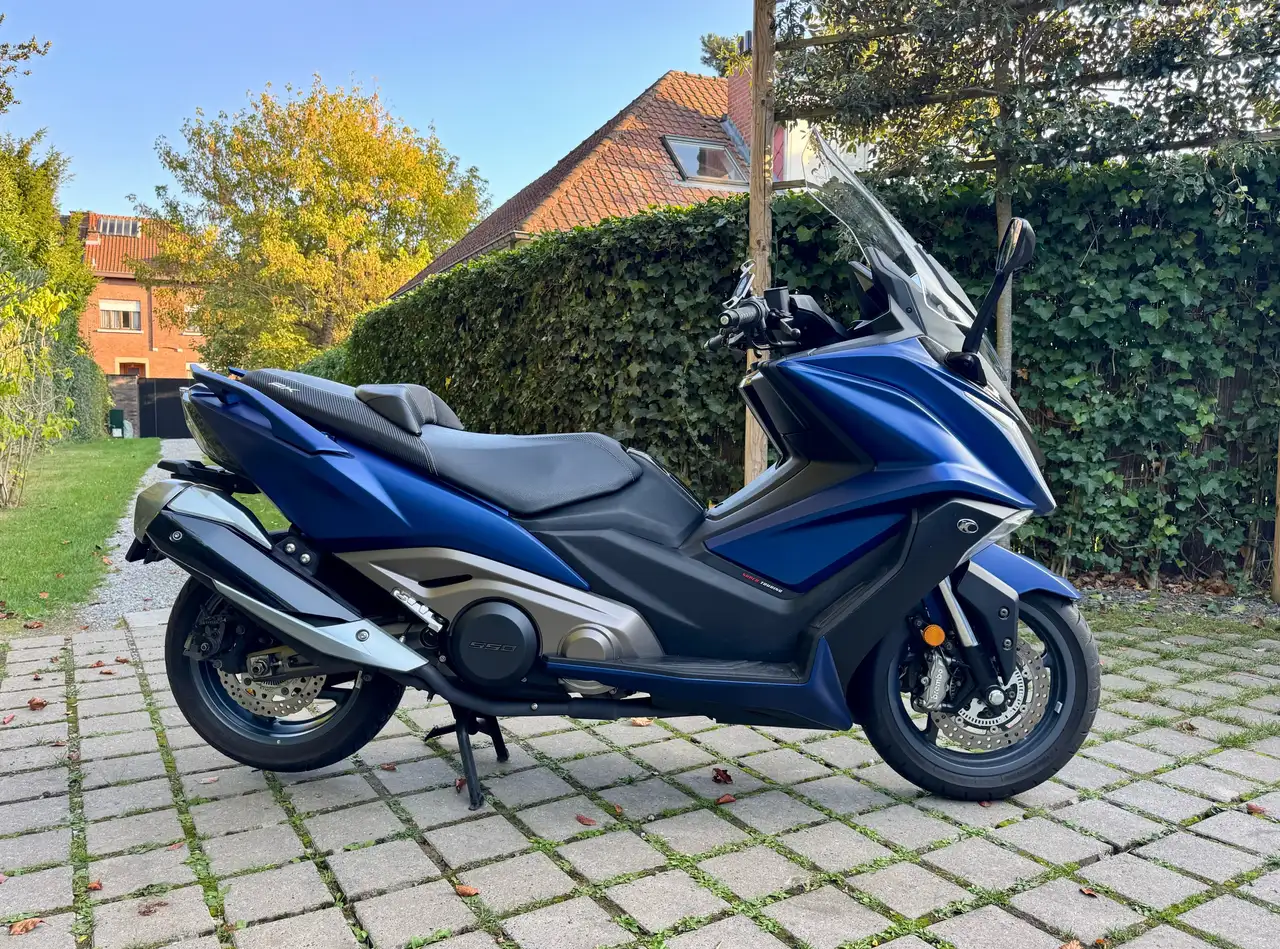 Kymco AK 550