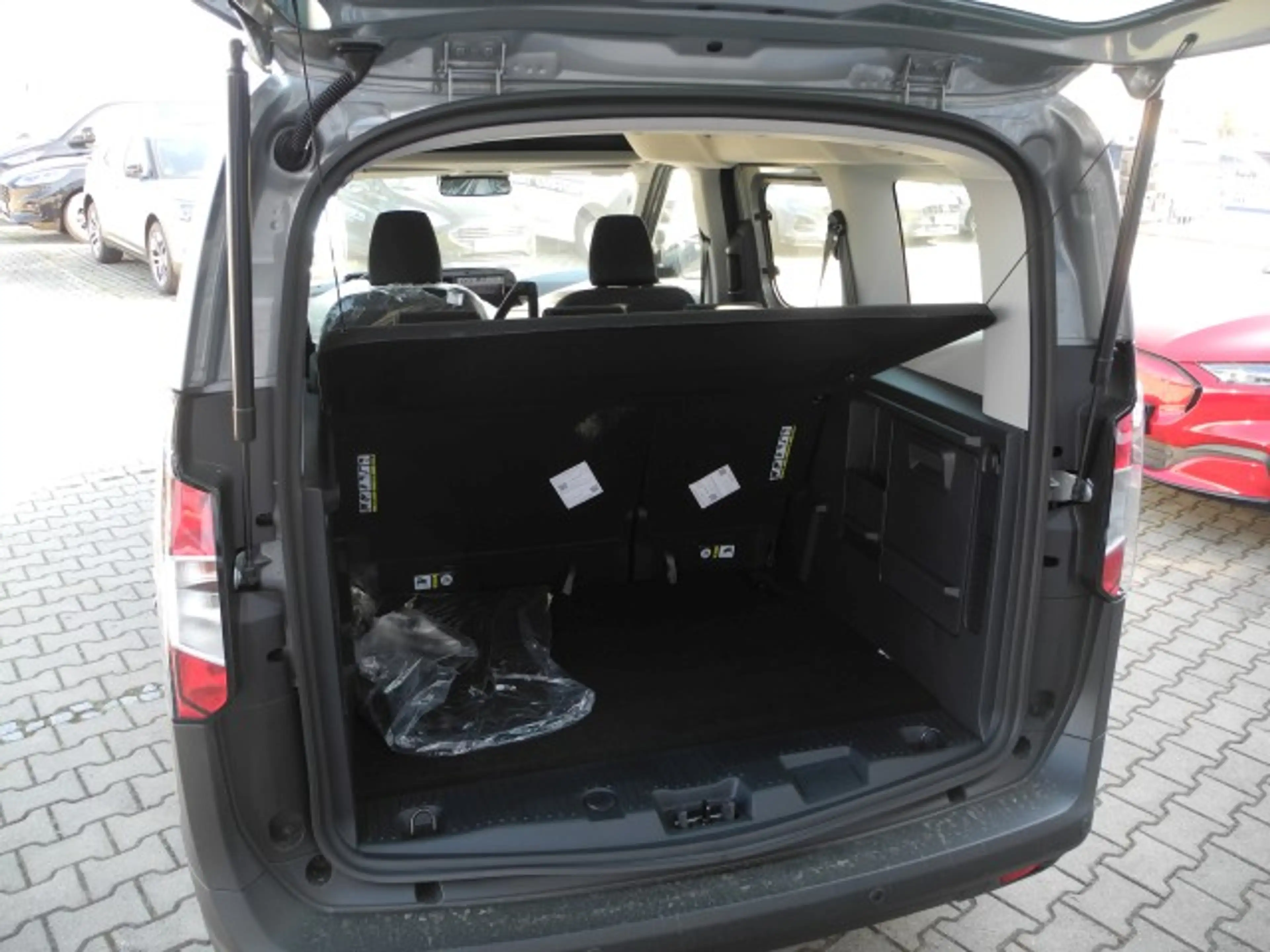 Ford Tourneo Courier 1.0 TREND - Winter-Pak., Allw., Tempo, PDC — photo 8
