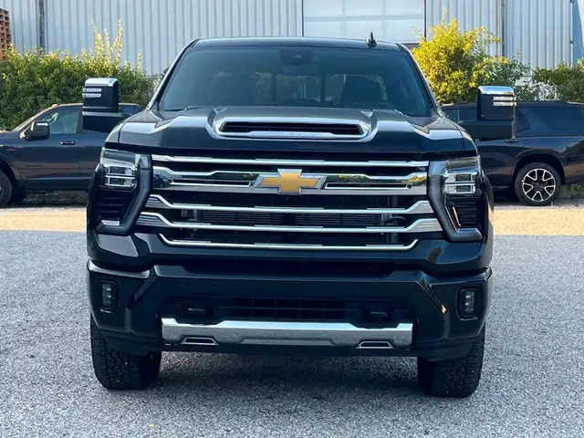 Chevrolet Silverado 2500 Crew Cab 6.6l V8 Duramax TD