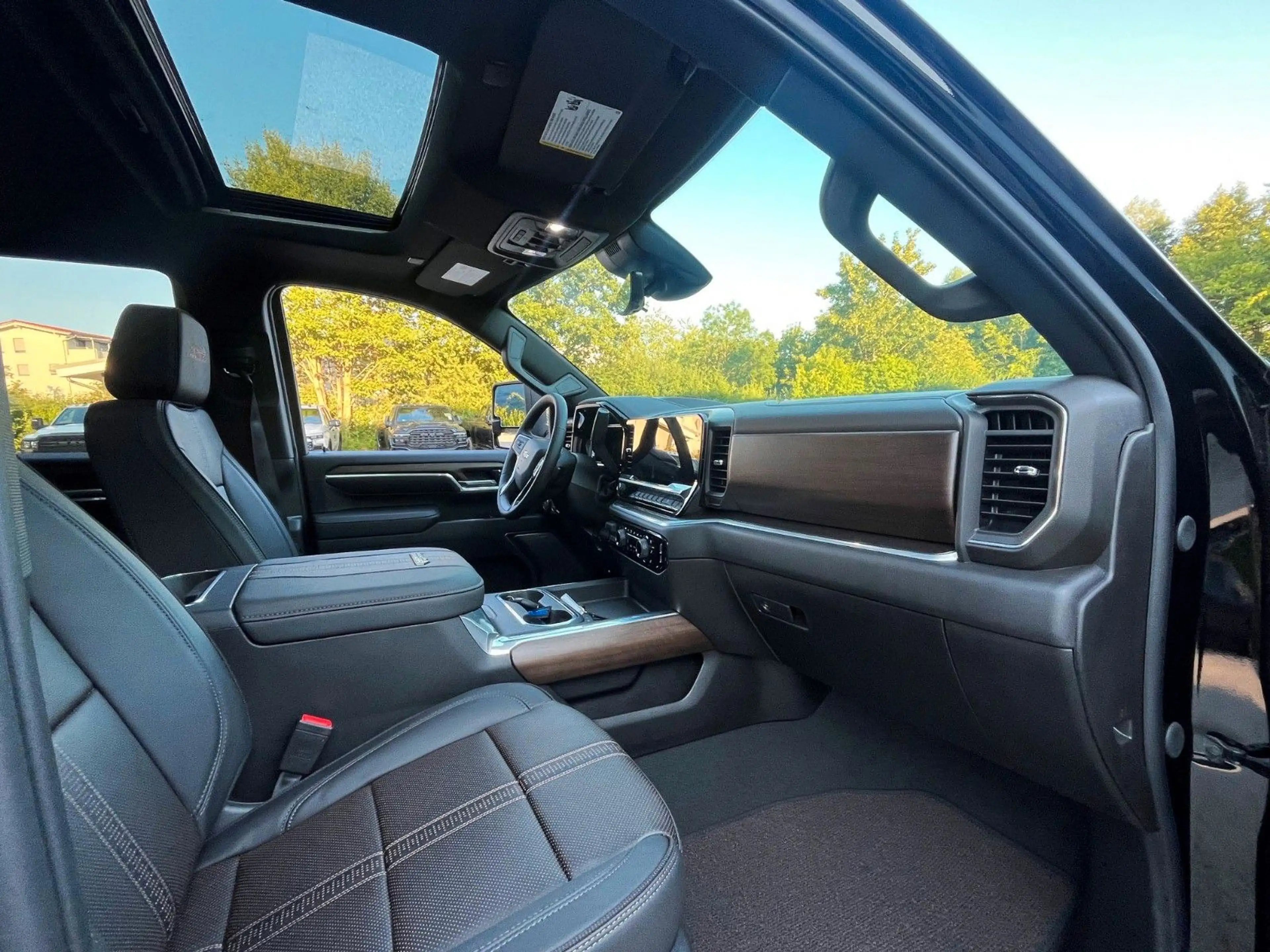 Chevrolet Silverado 2500 Crew Cab 6.6l V8 Duramax TD — photo 13