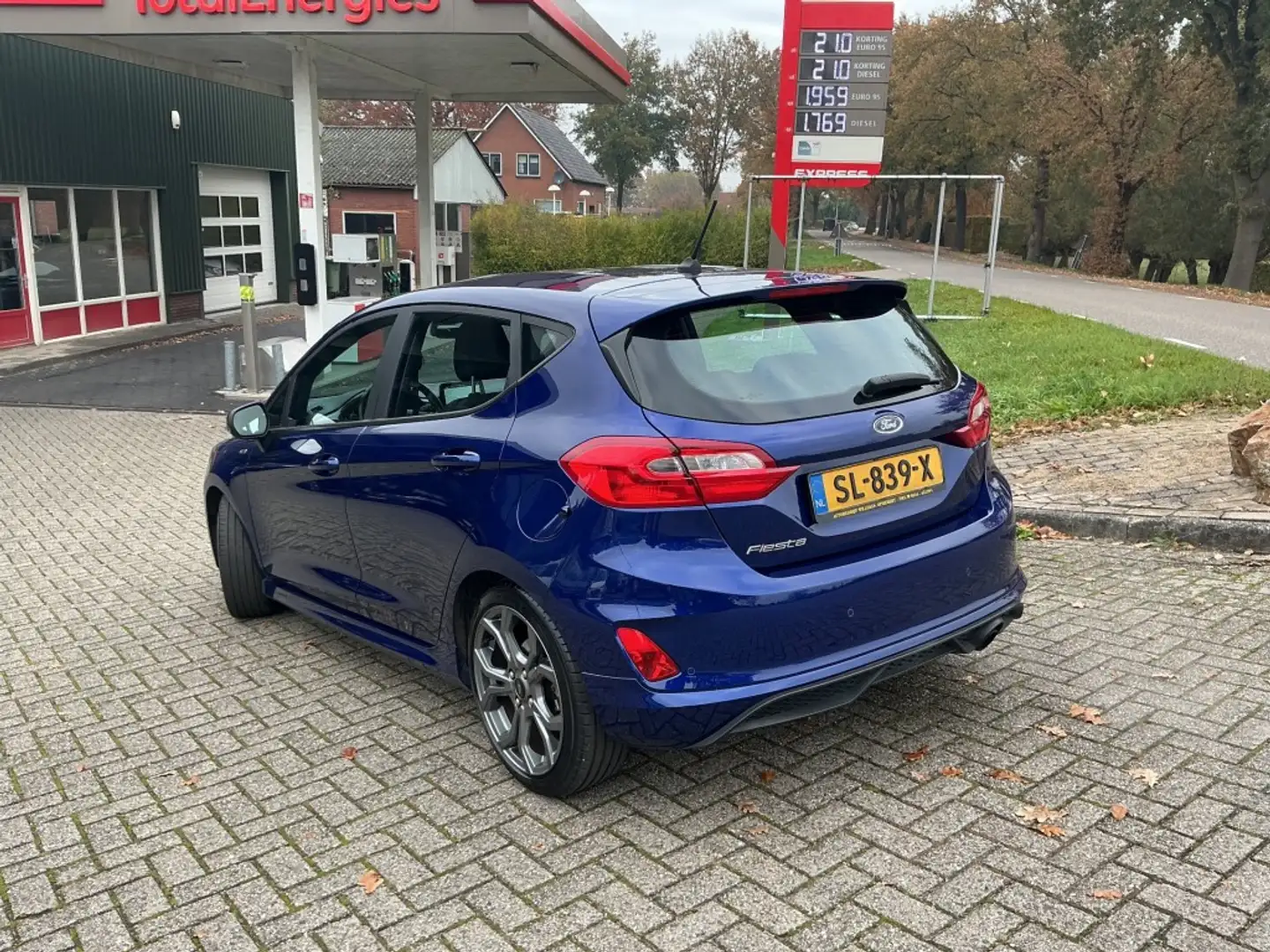 Ford Fiesta 1.0 ECOB. ST-LINE Blauw - 2