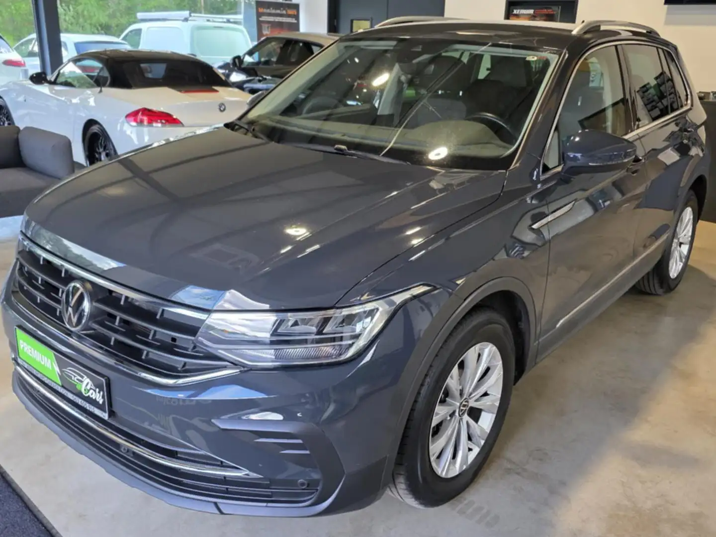 Volkswagen Tiguan 2.0 TDI SCR Life DSG Gris - 1