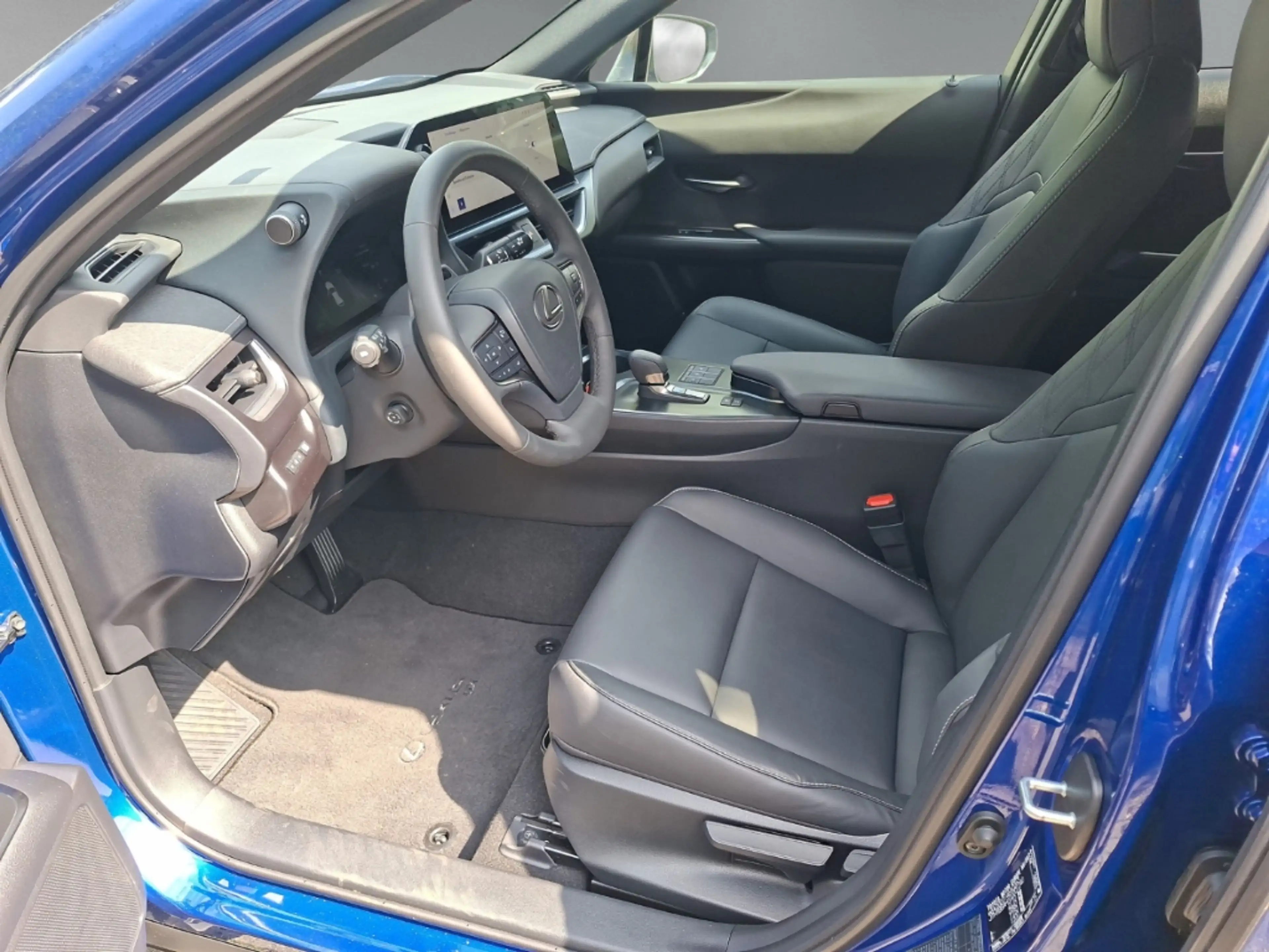Lexus UX 300h F SPORT Navi Digitales Cockpit LED Blendfreies Fer — photo 10