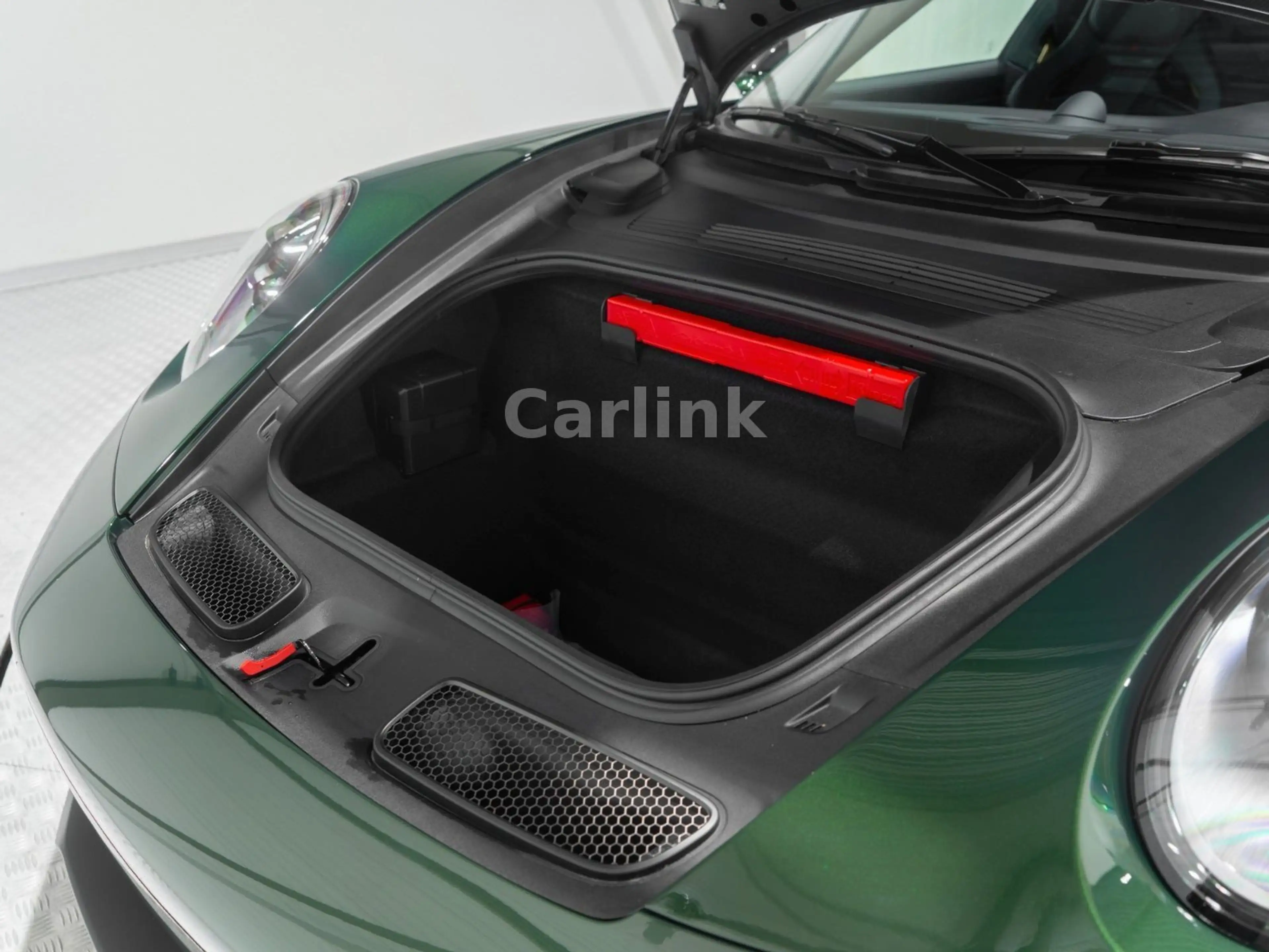 Porsche 911 (992.2) GT3 TOURING - OAK GREEN - LIFT - — photo 10