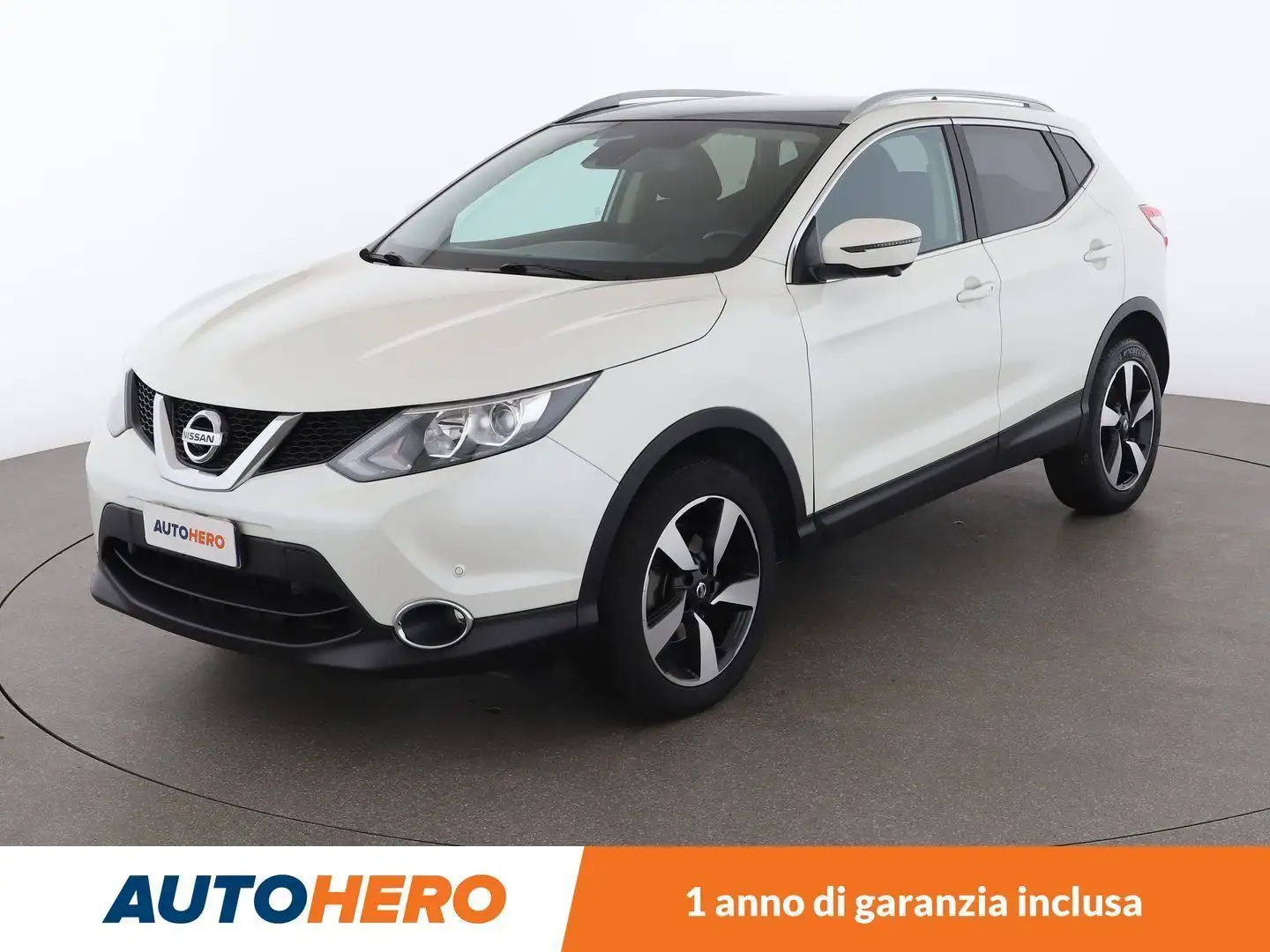 Nissan Qashqai 1.6 dCi N-Connecta Wit - 1