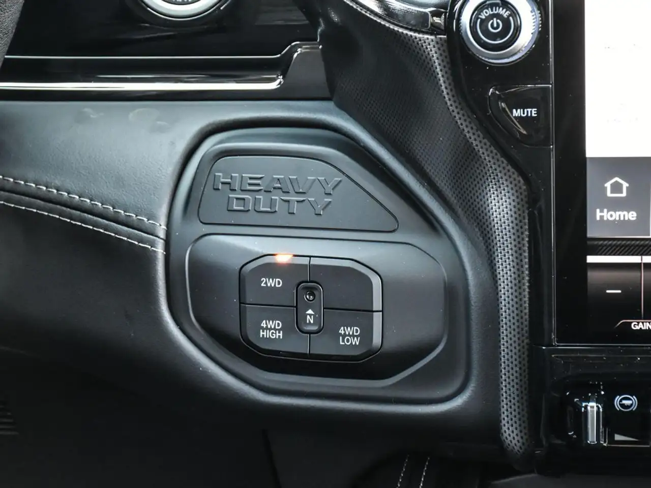 RAM 2500 снимка RAM 2500