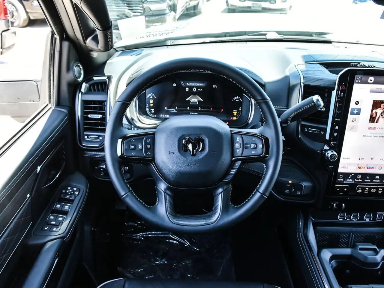 RAM 2500 снимка RAM 2500
