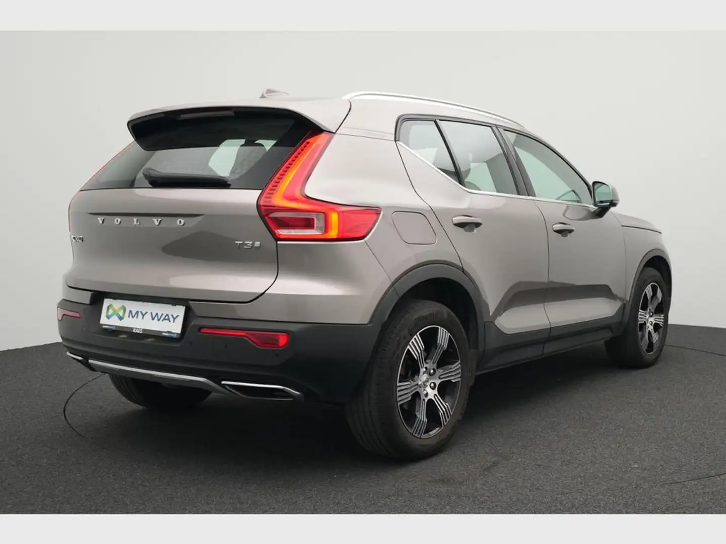 Volvo XC40 1.5 T3 Inscription Geartronic Grijs - 2