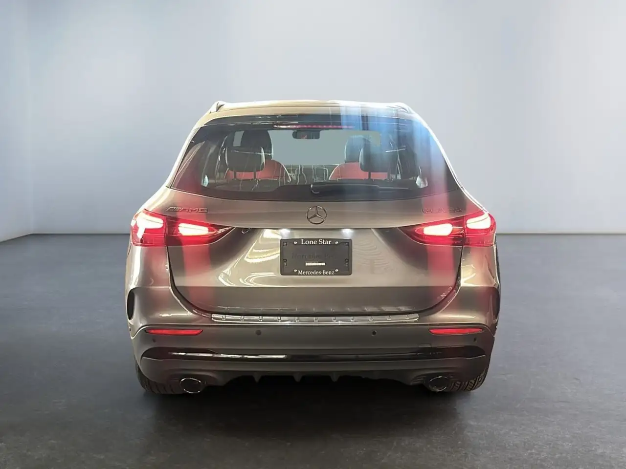 Mercedes-Benz GLA снимка Mercedes-Benz GLA