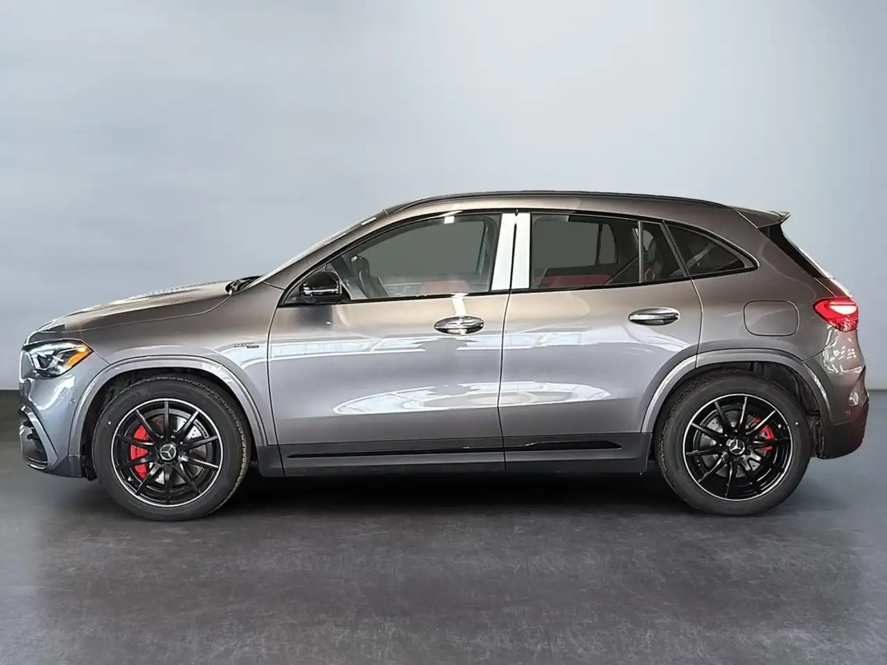 Mercedes-Benz GLA снимка Mercedes-Benz GLA