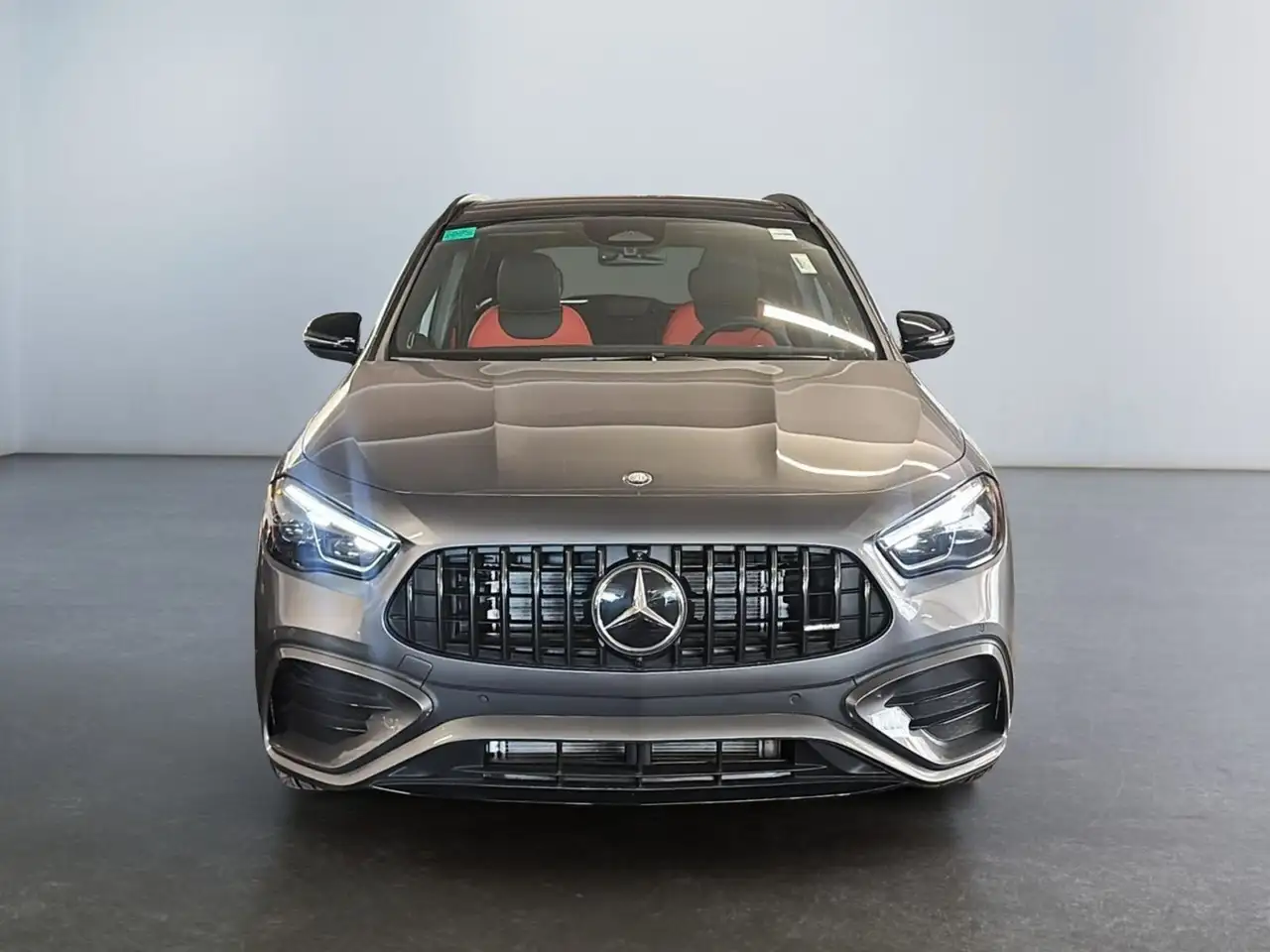 Mercedes-Benz GLA снимка Mercedes-Benz GLA