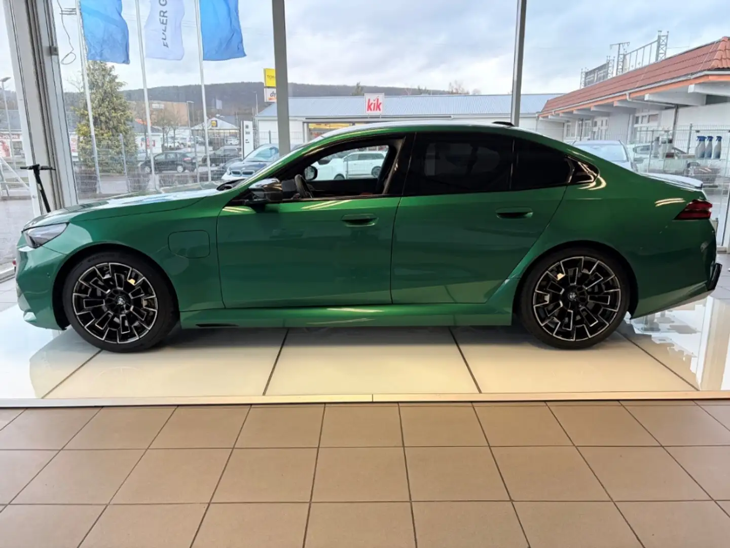 BMW M5 M-Carbon-Ext. B&W Carbon-Keramik-Bremse MF-Sitze b Vert - 2