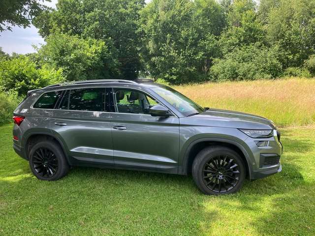 Imagine Skoda Kodiaq Kodiaq 2.0TDI Style 4x4*7Sitzer*AHK*PANO*...