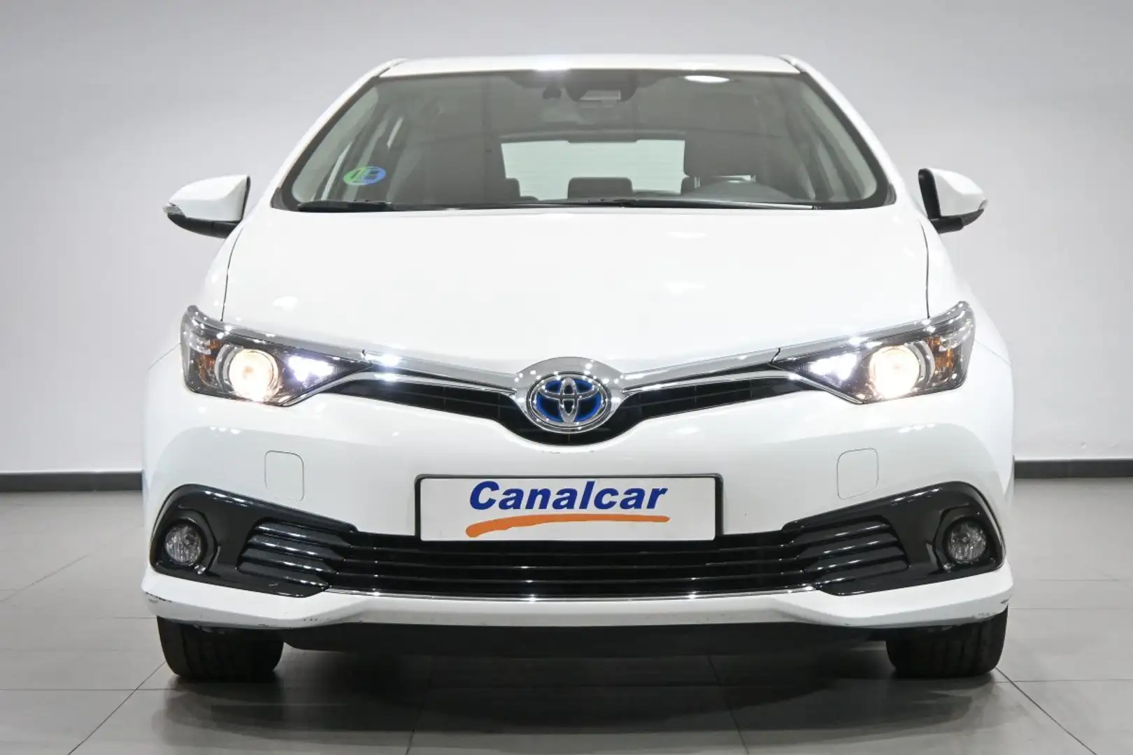 Toyota Auris hybrid 140H Active Blanco - 2