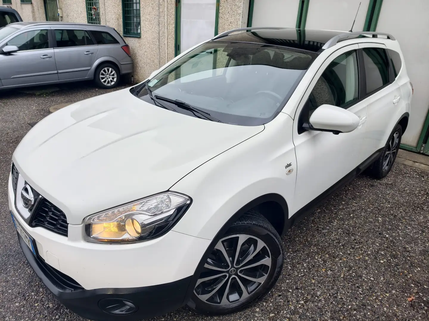 Nissan Qashqai 1.6 DCI N-TEC TETTO PANORAM 7 POSTI TAGLIANDI 2013 Weiß - 1