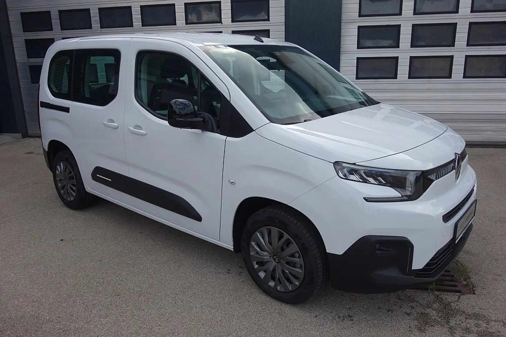 Citroen Berlingo BlueHDi 100 S&S Plus M Weiß - 1