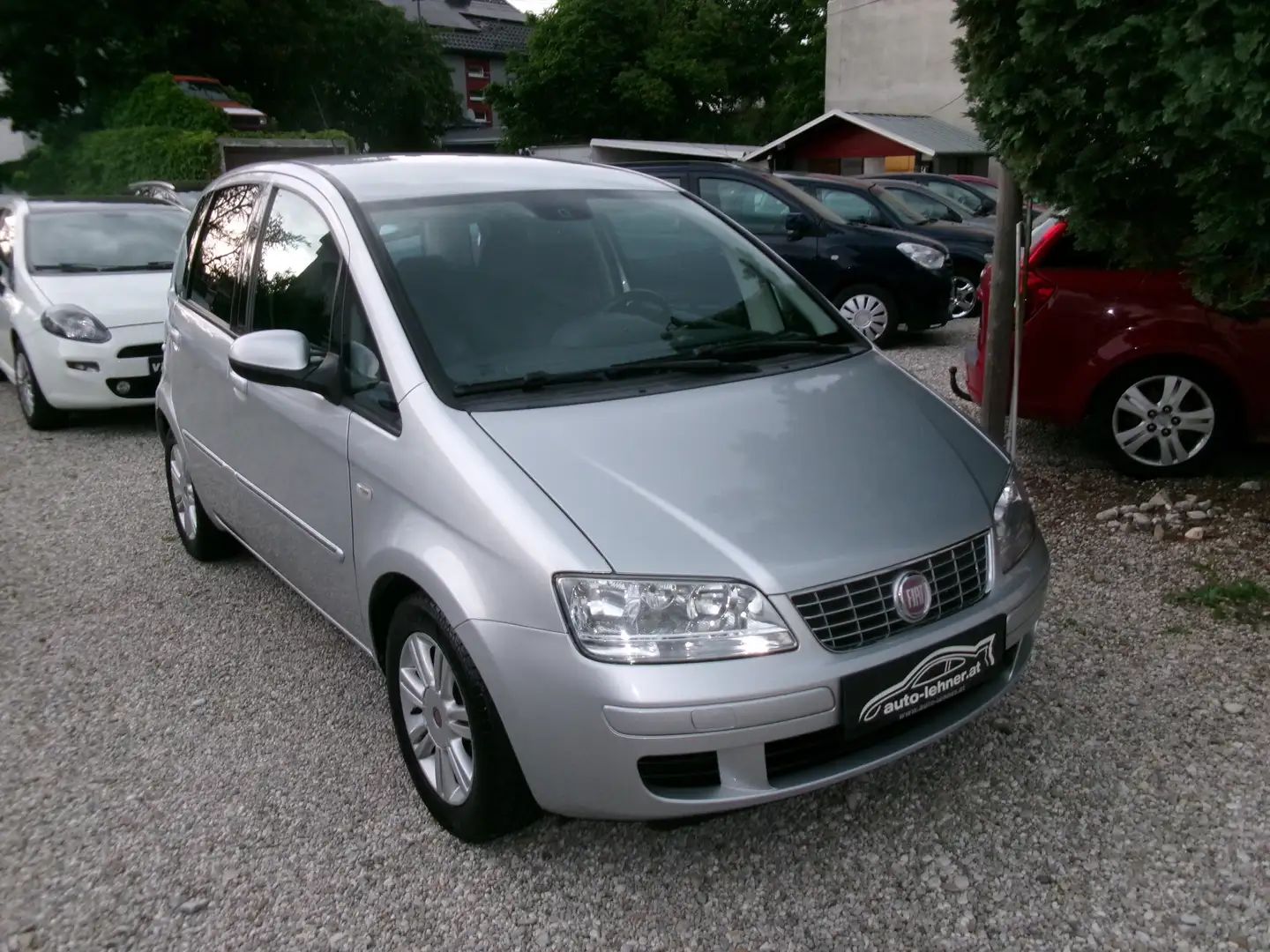 Fiat Idea 1,4 Dynamic Grau - 2