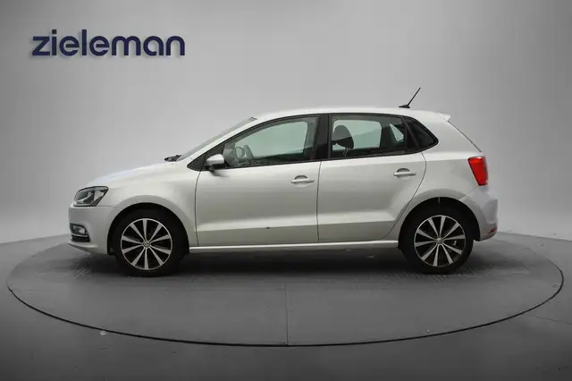 Volkswagen Polo view 17