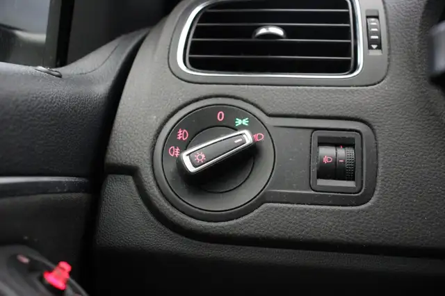 Volkswagen Polo view 22