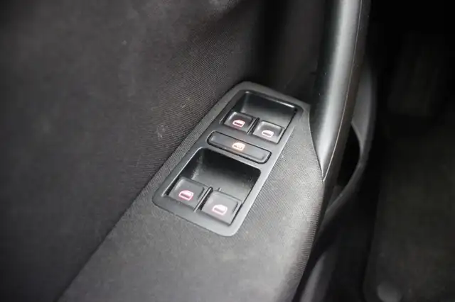 Volkswagen Polo view 23