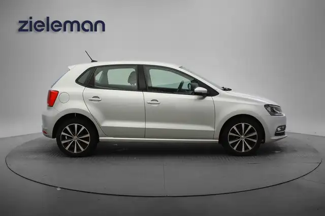 Volkswagen Polo view 14