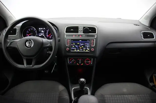 Volkswagen Polo view 2